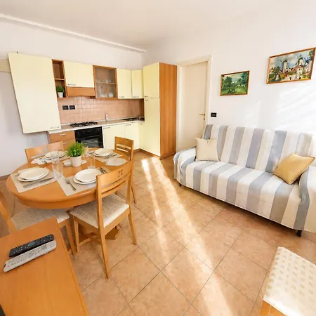 Petronia Trilo Vista Mare - Agenzia Cocal Apartment